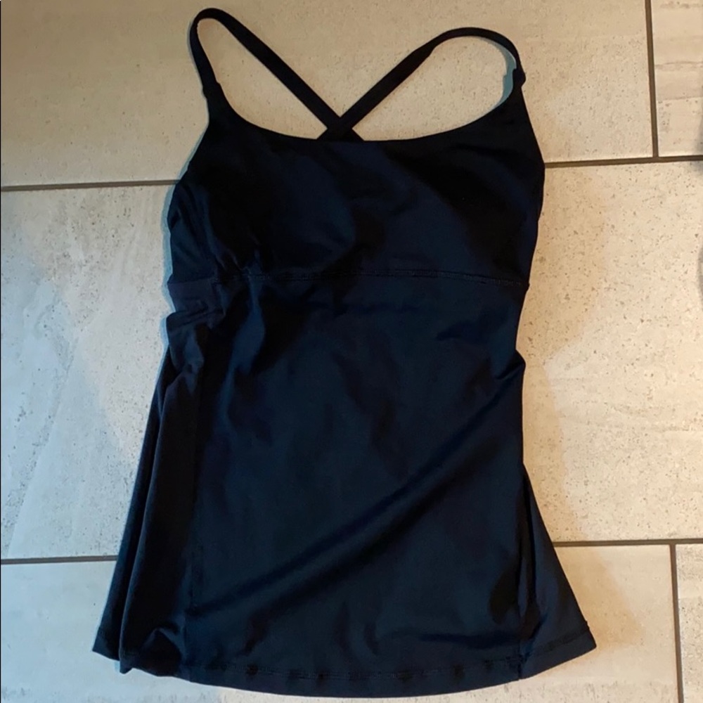 EUC-Lululemon Tank (4) Black w/Built in Bra